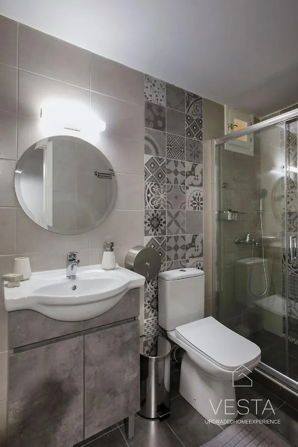 The Emerald City Central Apartment, 2-Bdrms سالونيك شقة