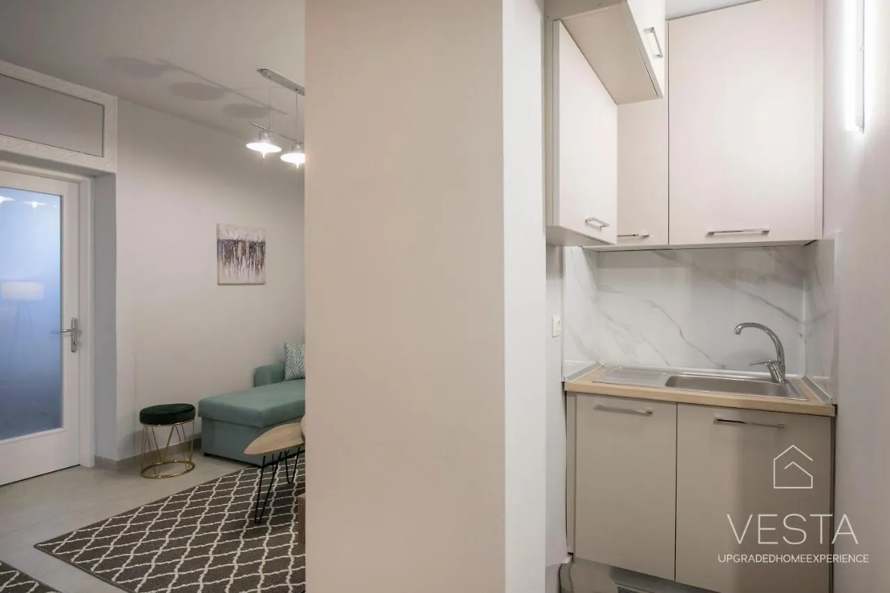 The Emerald City Central Apartment, 2-Bdrms سالونيك 0*,