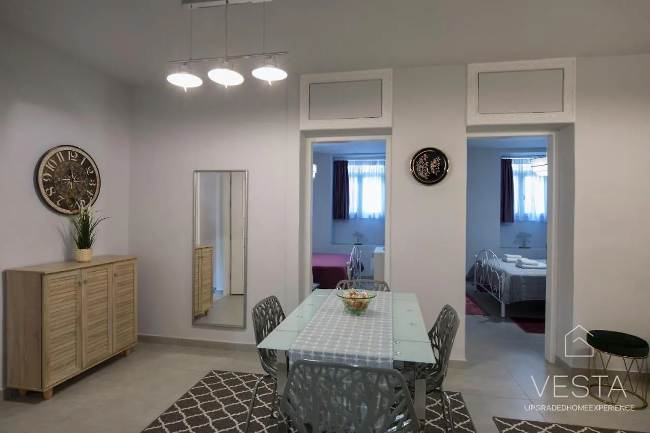 The Emerald City Central Apartment, 2-Bdrms سالونيك شقة
